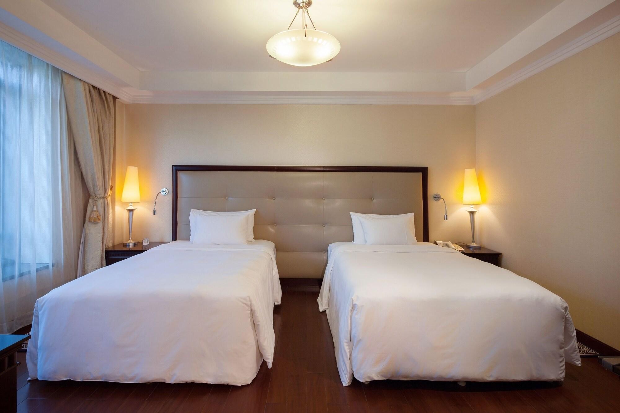 Beijing Hotel Екстериор снимка