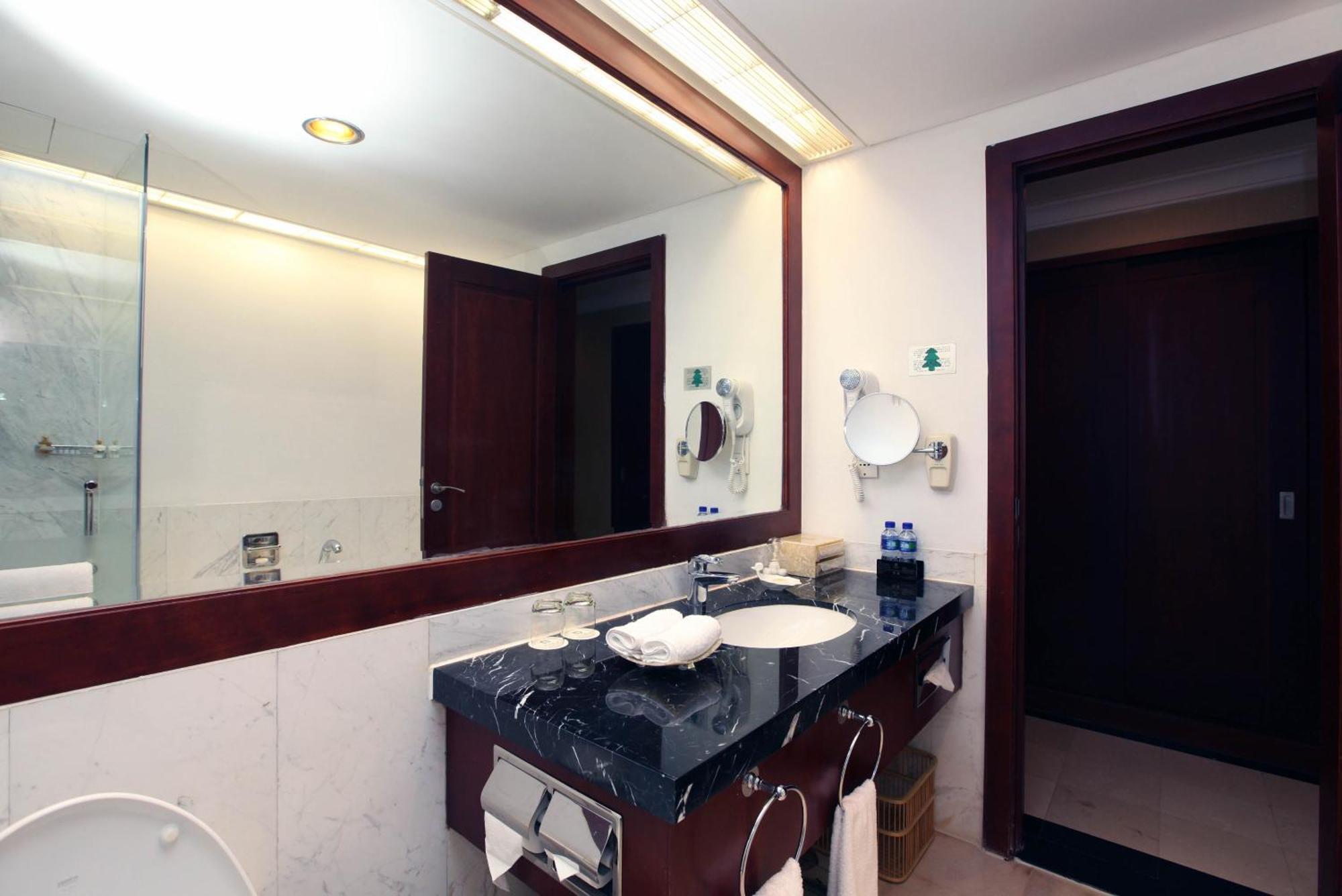 Beijing Hotel Екстериор снимка