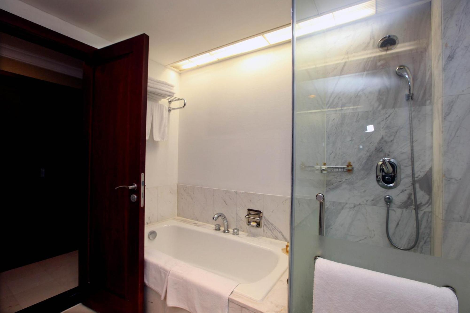 Beijing Hotel Екстериор снимка